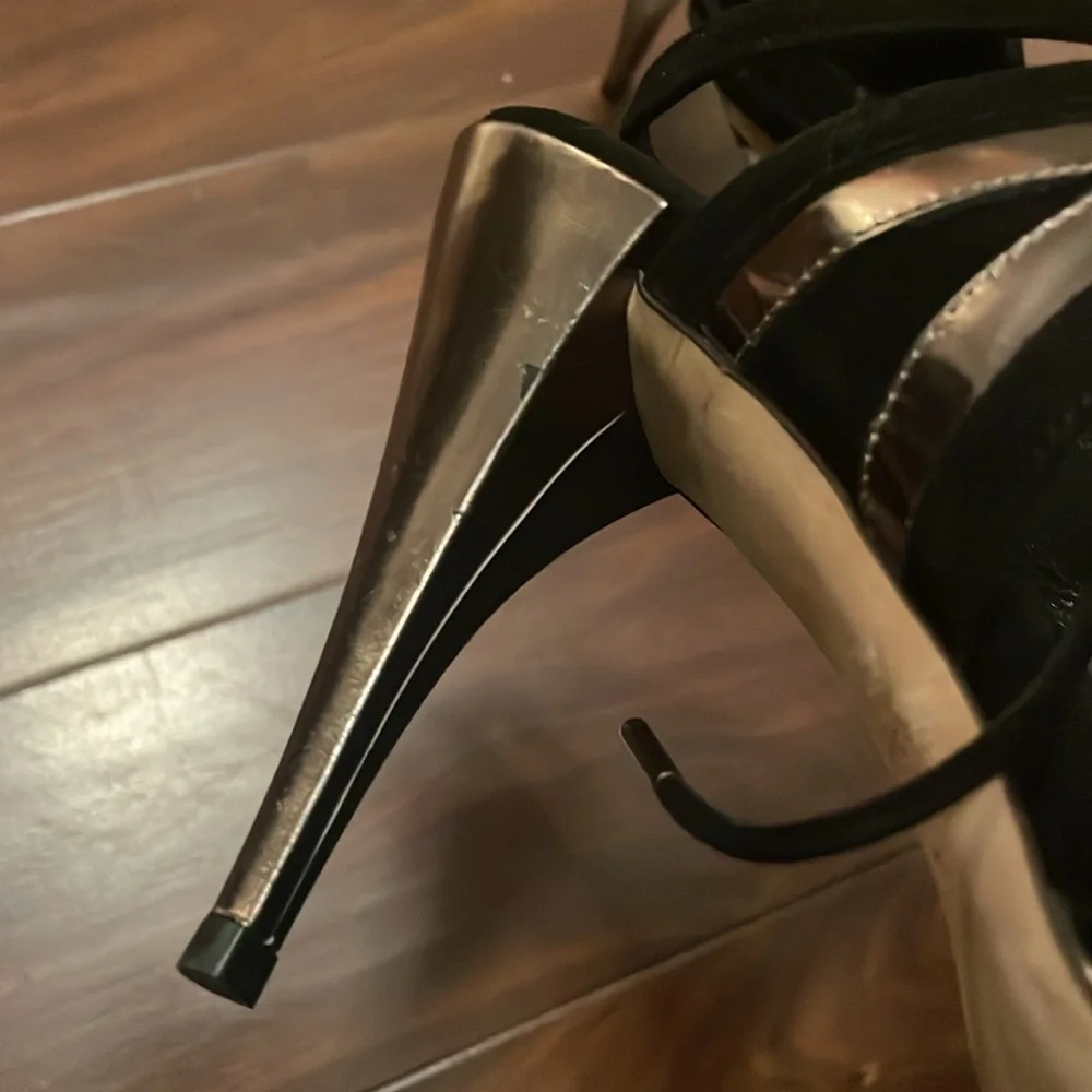 Gucci Black and Gold Heel Sandal size 6.5 - Picture 5 of 11